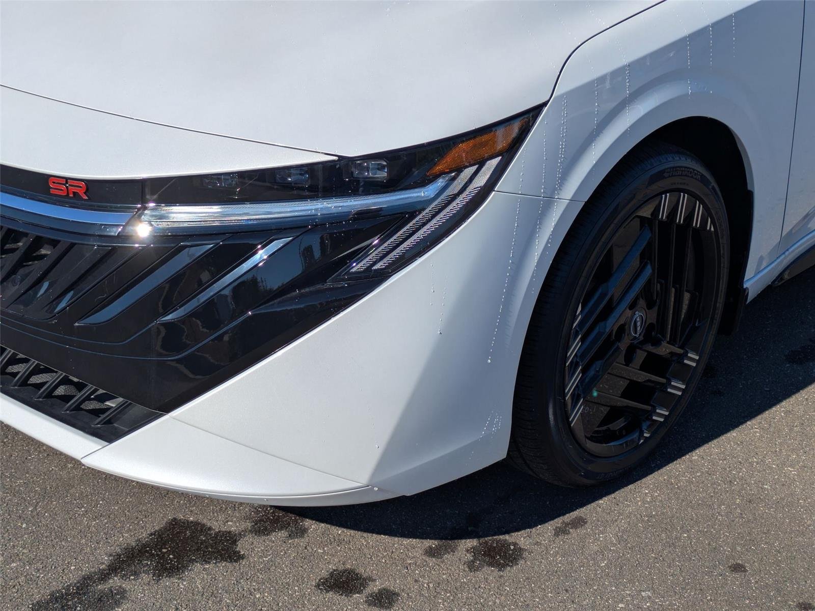 New 2026 Aspen White TriCoat / Super Black Two-tone Nissan SR image 9