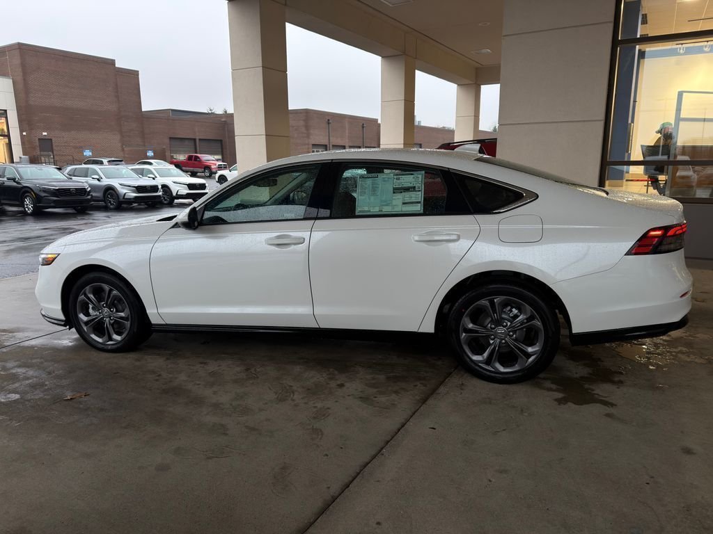 Used 2026 White Honda EX-L image 2