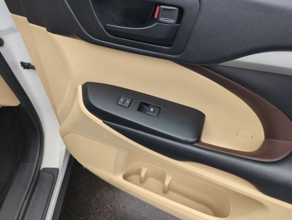 Used 2017 White Toyota LE Plus image 34
