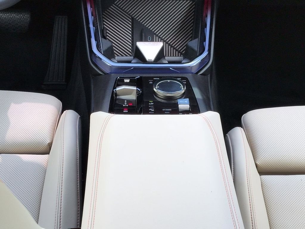 New 2025 Alpine White BMW 30 xDrive image 19