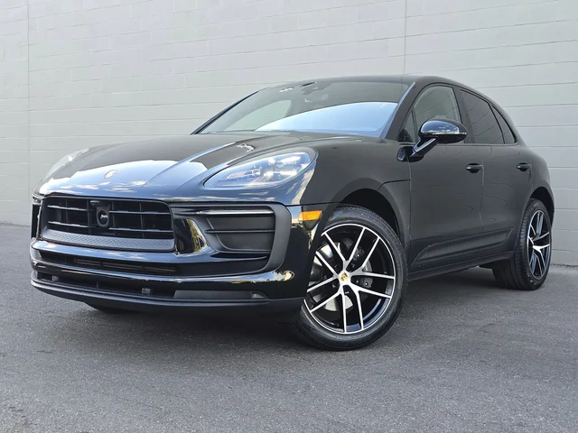 Certified Pre-Owned 2025 Porsche Macan