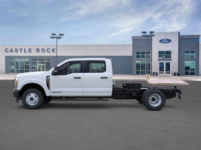 New 2025 Oxford White Ford F-350® XL image 3