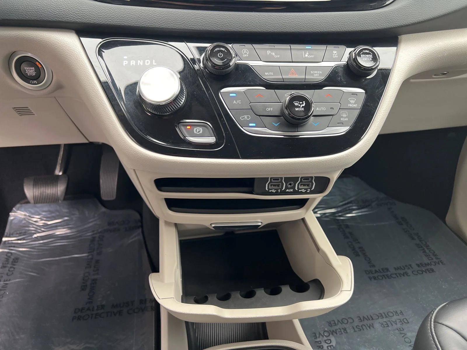 Used 2023 White Chrysler Touring L image 21