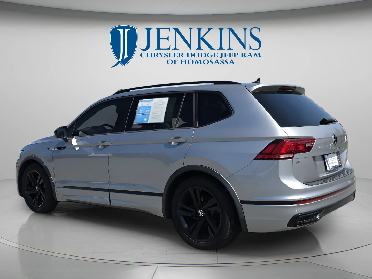 Used 2023 Pyrite Silver Metallic Volkswagen SE R-Line Black image 7