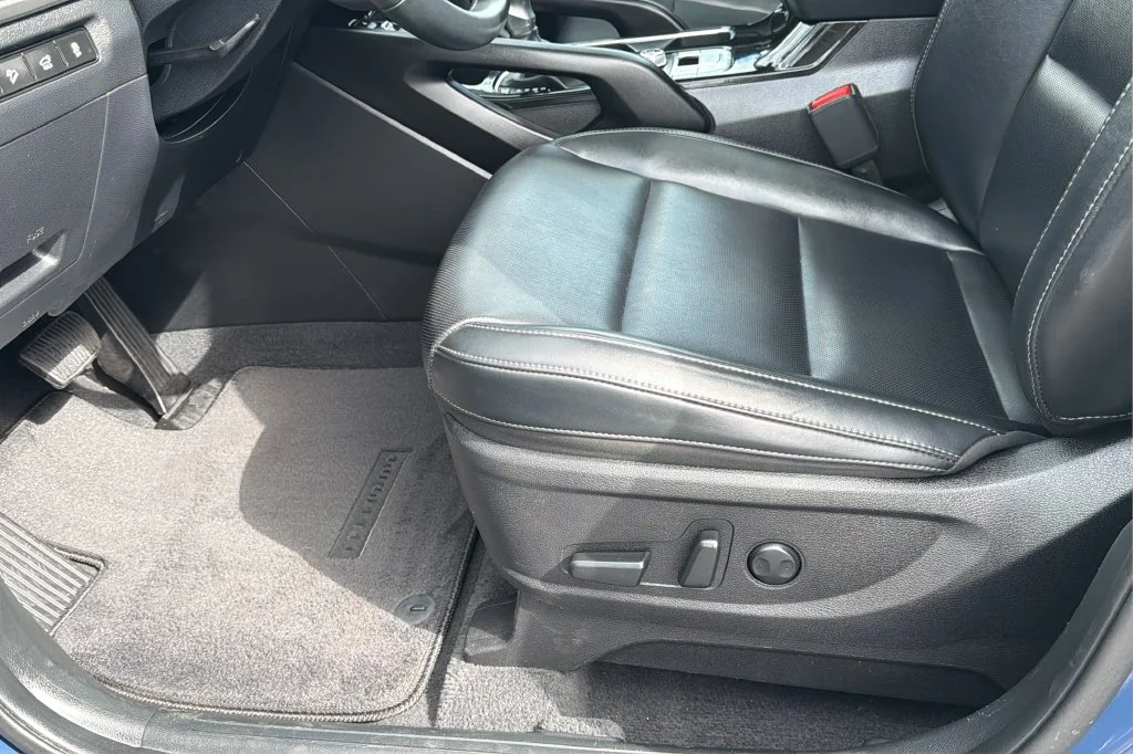 Used 2025 Black Kia S image 18