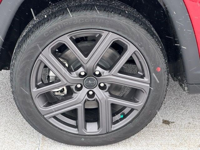 New 2026 Red Hot Pearlcoat Jeep Latitude Altitude image 35