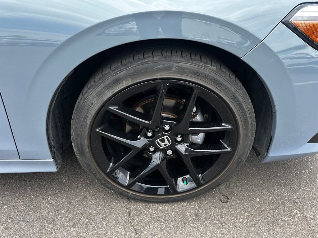 Used 2023  Honda Sport image 12