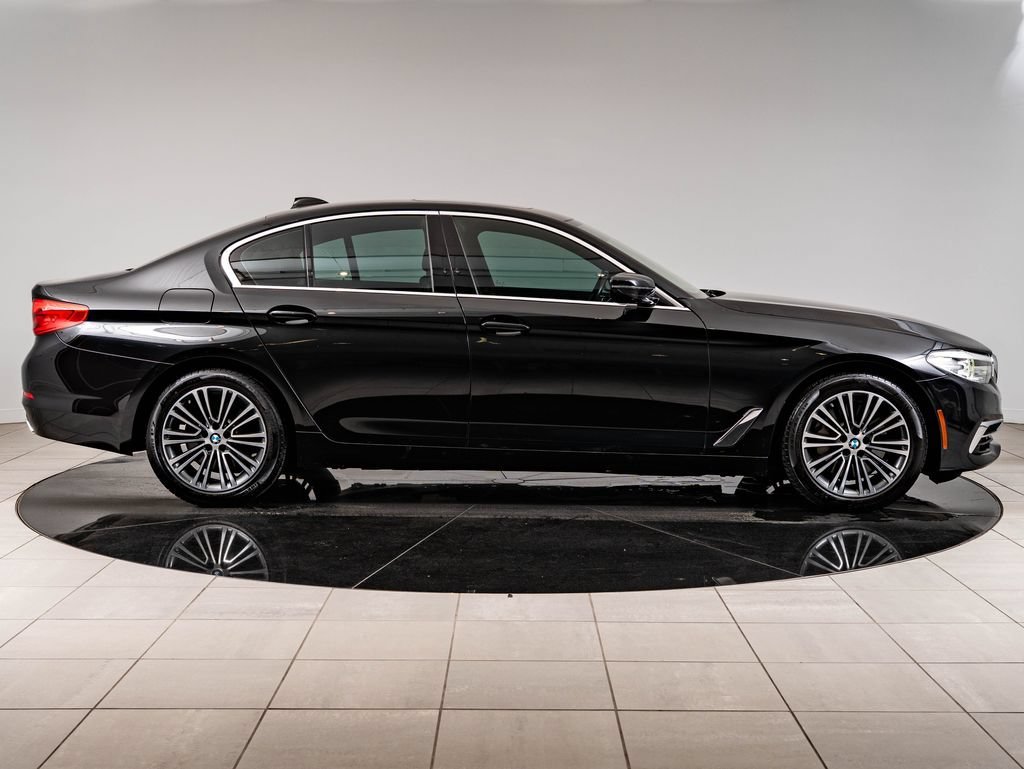 Used 2019 Black Sapphire Metallic BMW 540i image 11