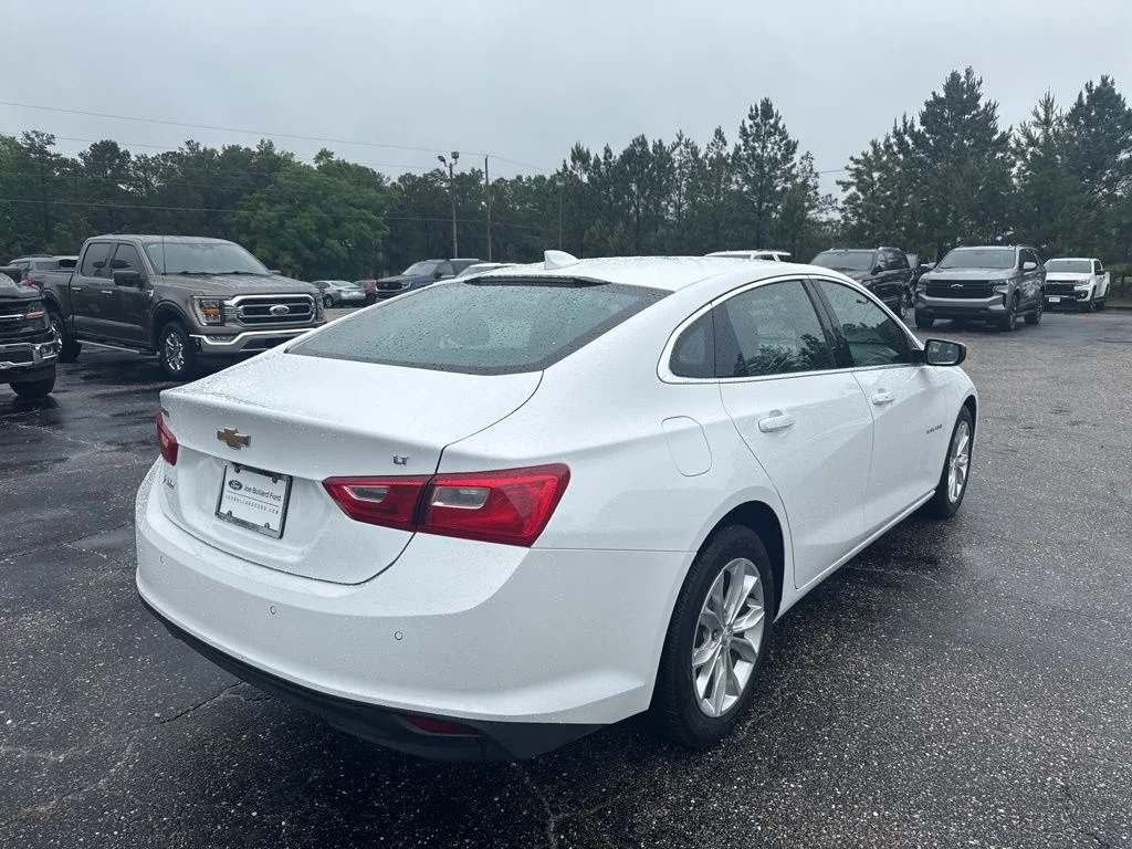 Used 2025 White Chevrolet LT image 20