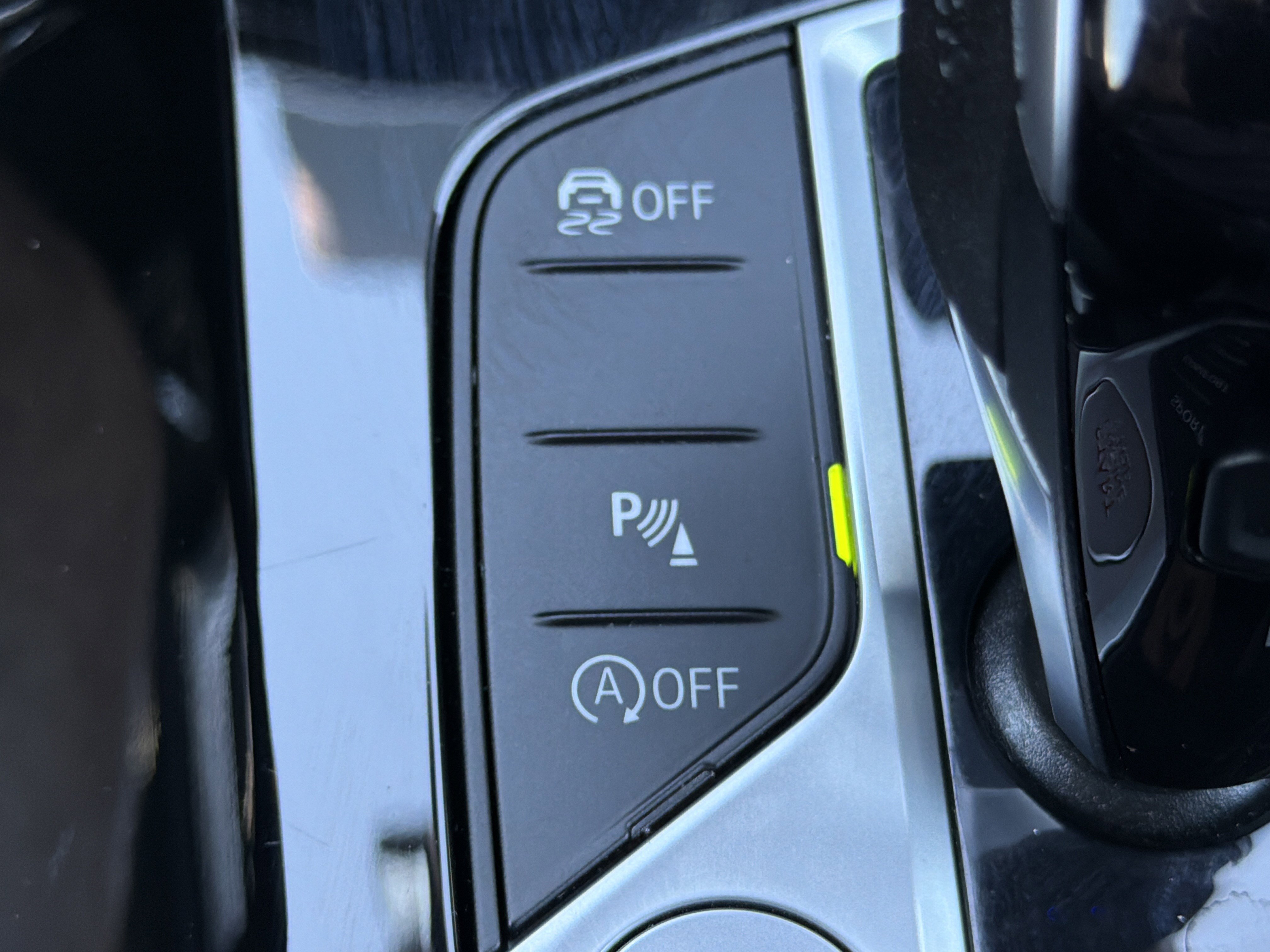 Used 2025 Mineral White Metallic BMW xDrive30i image 10