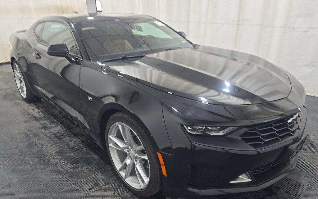 Used 2020 Black Chevrolet 2LT image 4