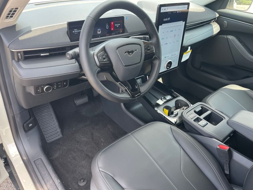 New 2026 Desert Sand Ford Select image 6