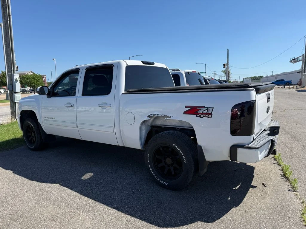 Used 2013 White Chevrolet LTZ image 10