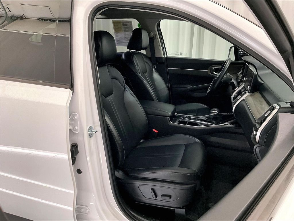 Used 2023 Glacial White Pearl Kia X-Line EX image 11
