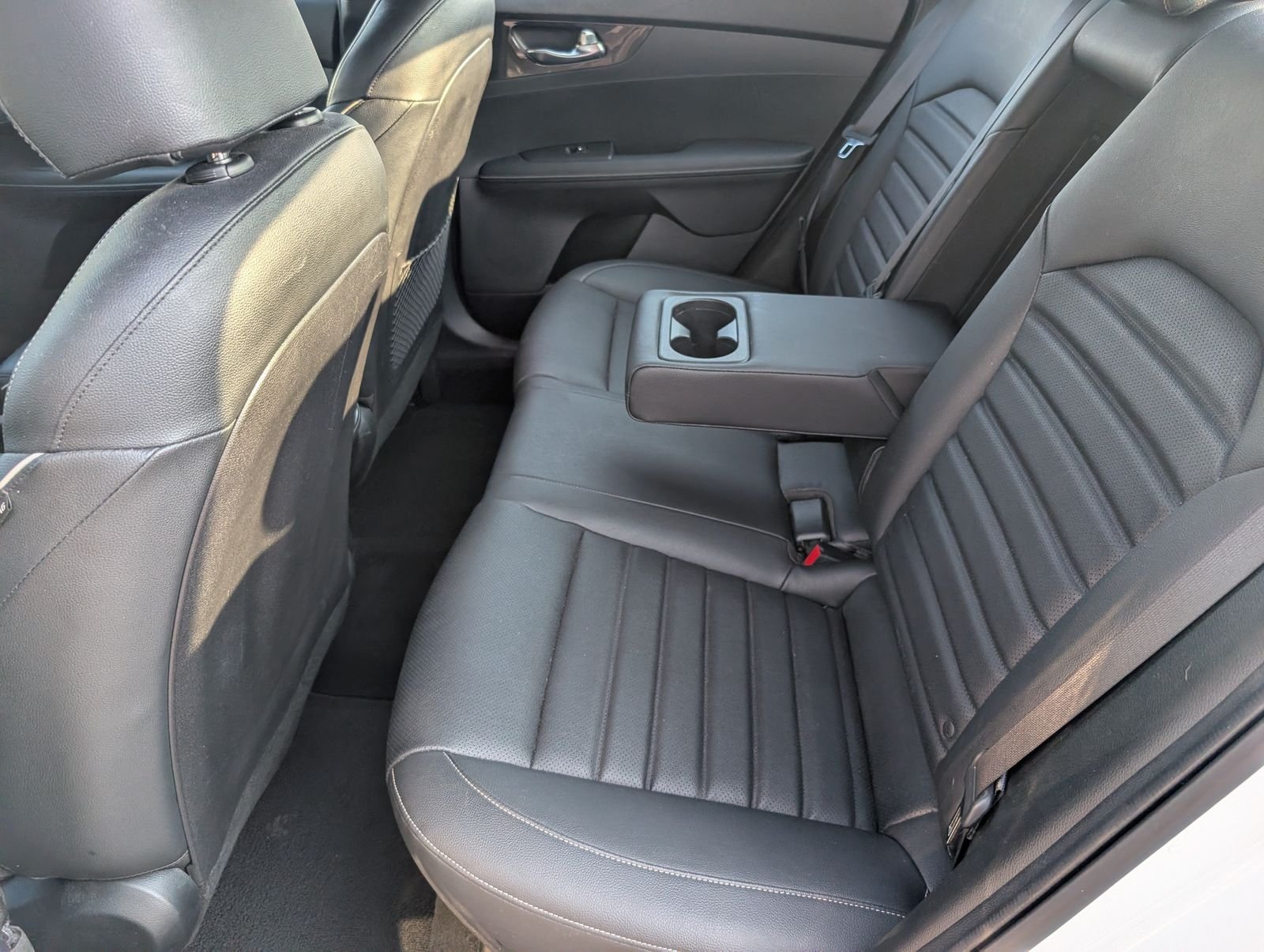 Used 2024 Snow White Pearl Kia GT-Line image 28