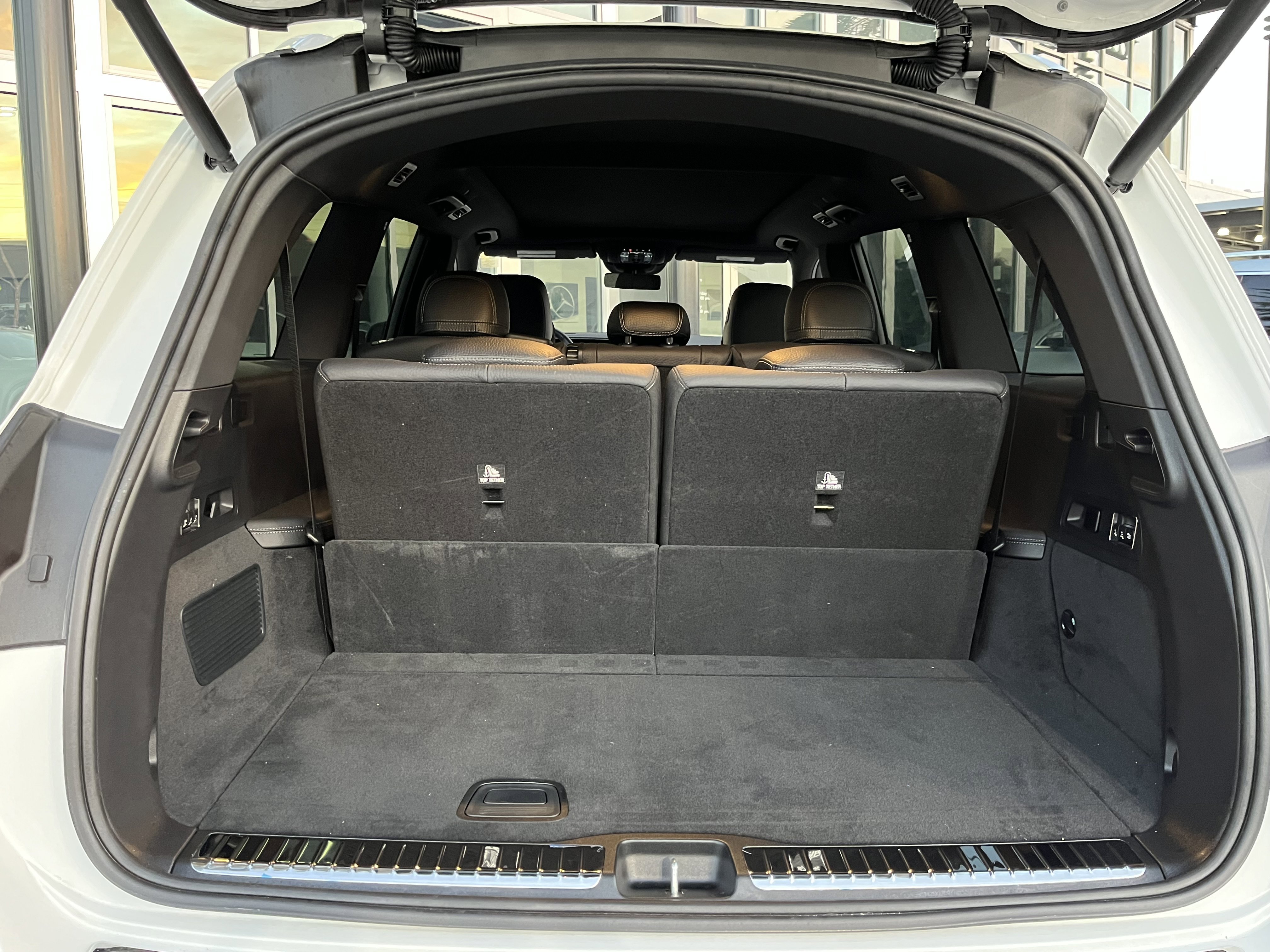 New 2026 MANUFAKTUR Moonlight White Magno Mercedes-Benz GLS 580 image 22