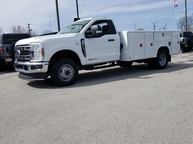 2025 Ford F-550 Super Duty Chassis Cab XL - Photo 6
