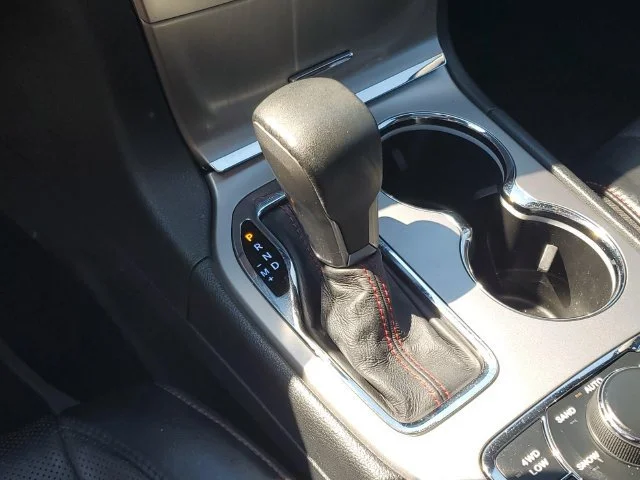 Used 2018 Diamond Black C Jeep Trailhawk image 26