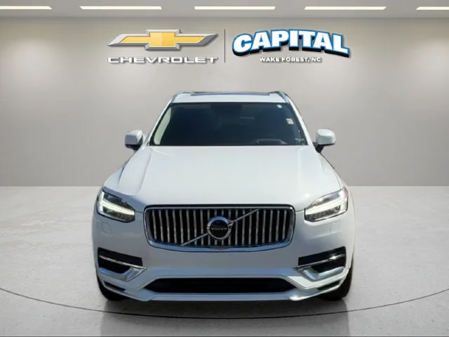 Used 2022 White Volvo T8 Inscription 7 Passenger image 8