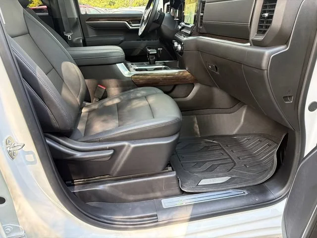 Used 2026 Summit White GMC Elevation image 13