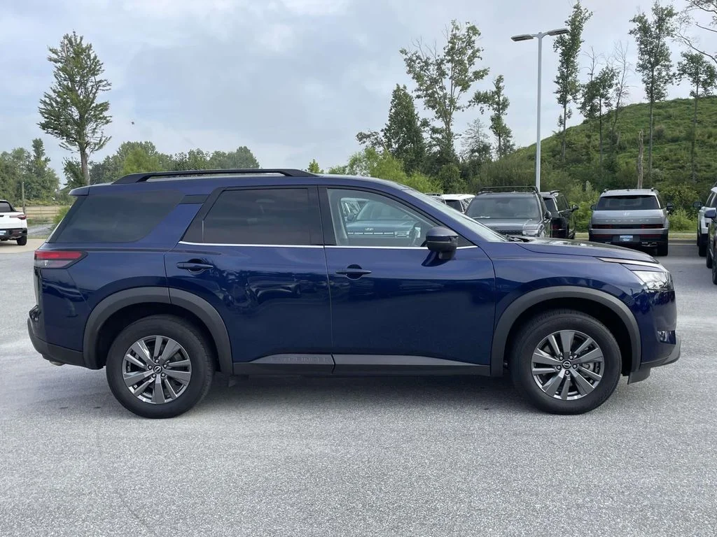 Used 2025 Deep Ocean Blue Pearl Nissan SV image 30