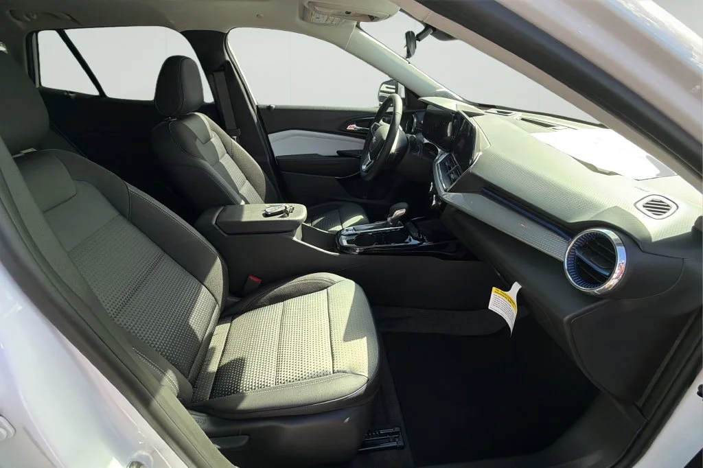 New 2026 Summit White Chevrolet LT image 13