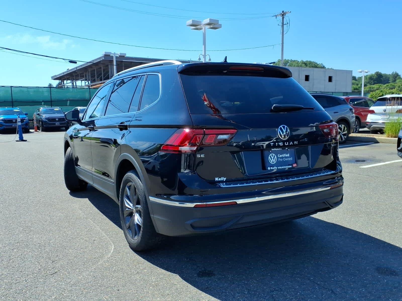Certified Used 2023 DEEP BLACK PEARL EFFECT Volkswagen SE image 7