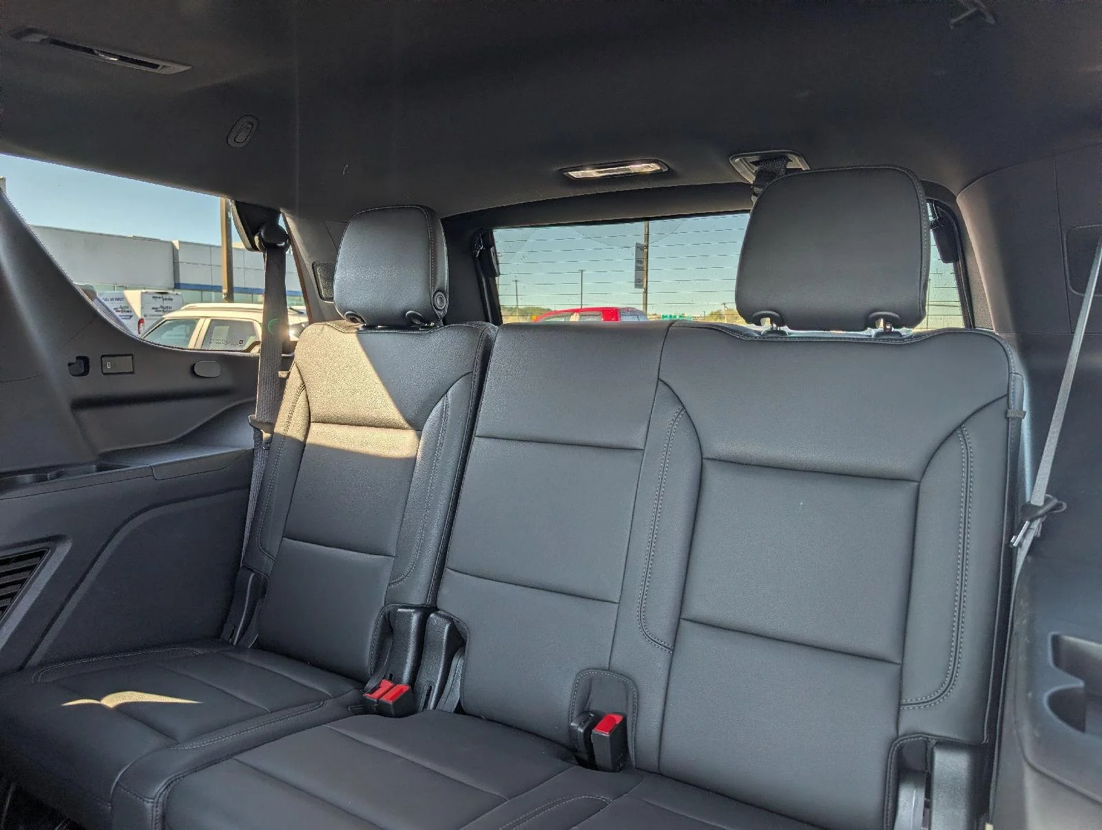 Used 2022 Summit White Chevrolet Z71 image 11