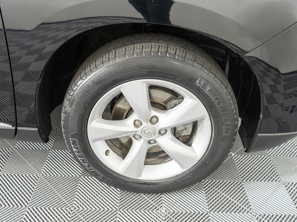 Used 2012 Black Lexus 450h image 32