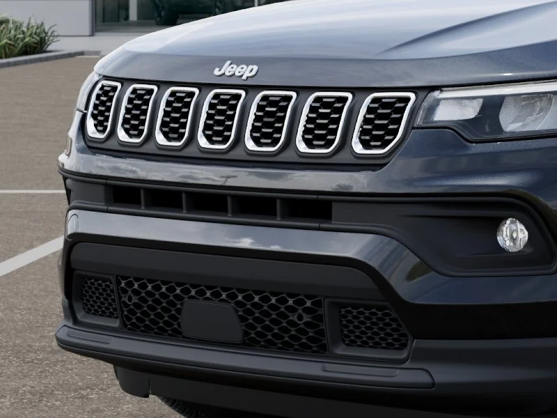 New 2026 Diamond Black Crystal Pearlcoat Jeep Latitude image 45