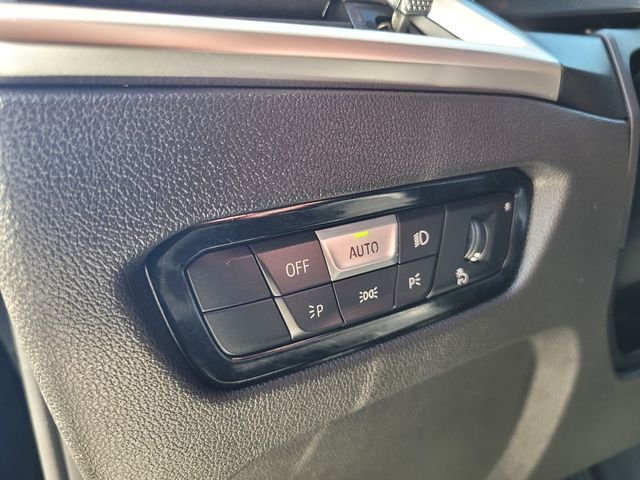 Used 2025 Black BMW 330i image 19