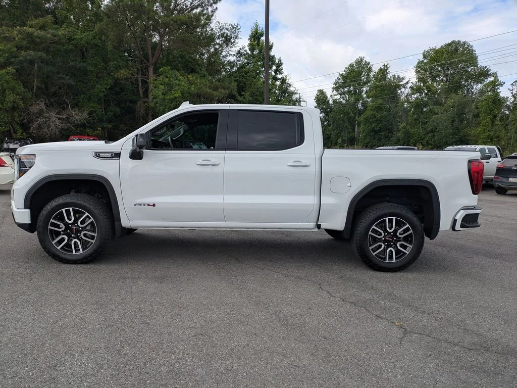 Used 2026 White GMC AT4 image 7