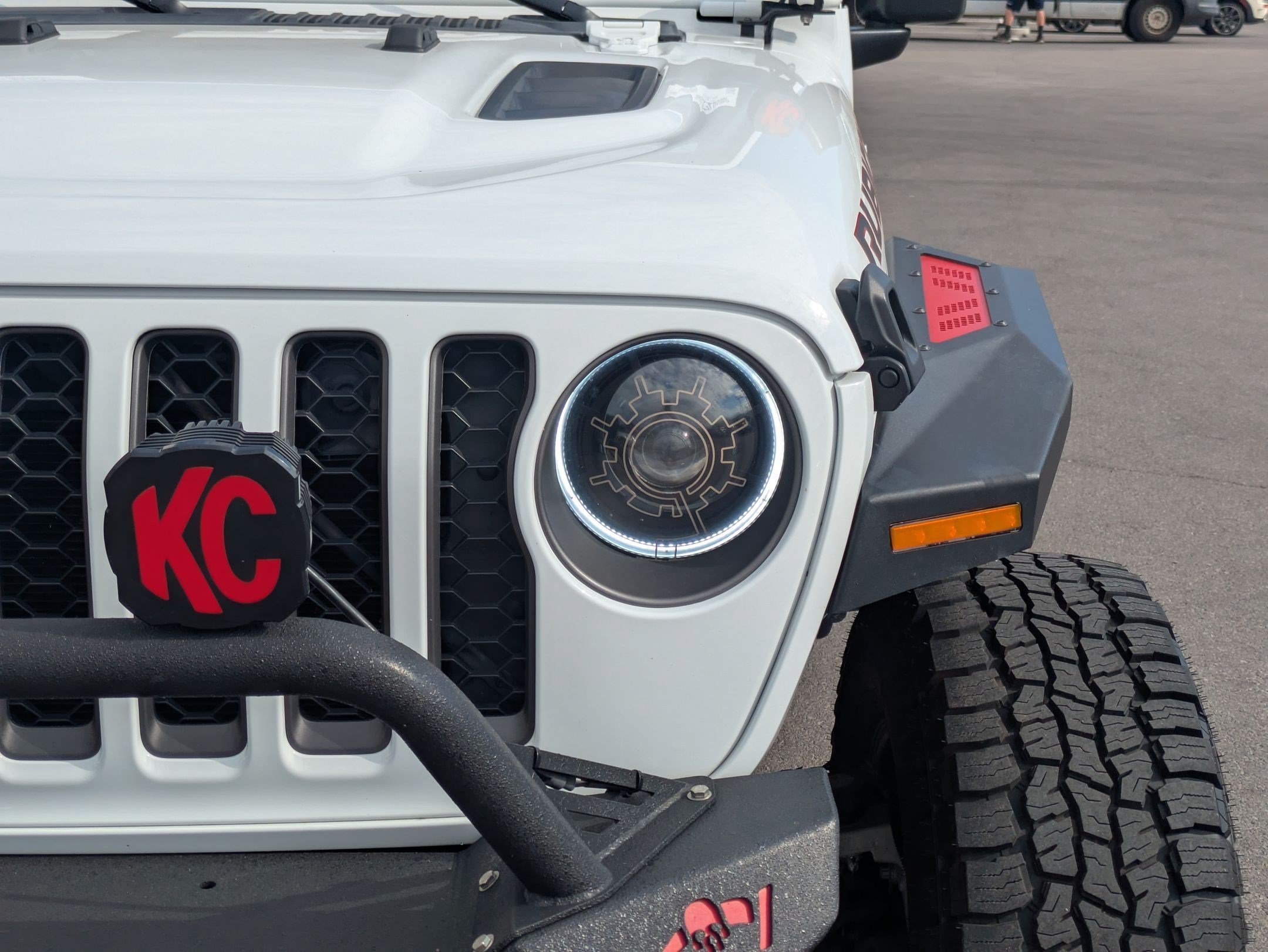 Used 2023 Bright White Clearcoat Jeep Rubicon image 11