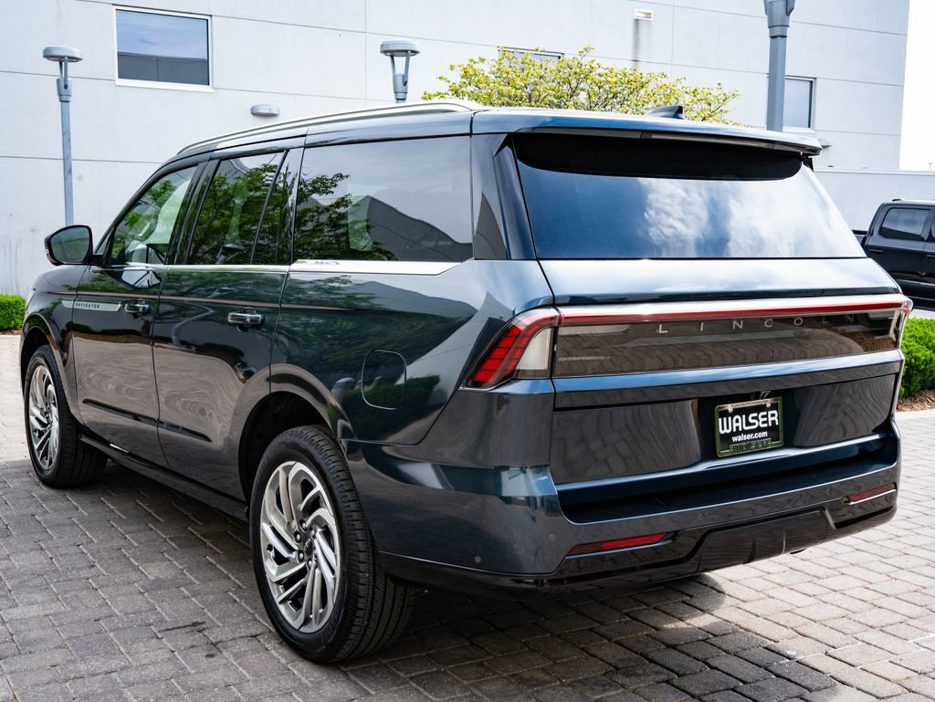Used 2025 Flight Blue Metallic Clearcoat Lincoln Reserve image 6