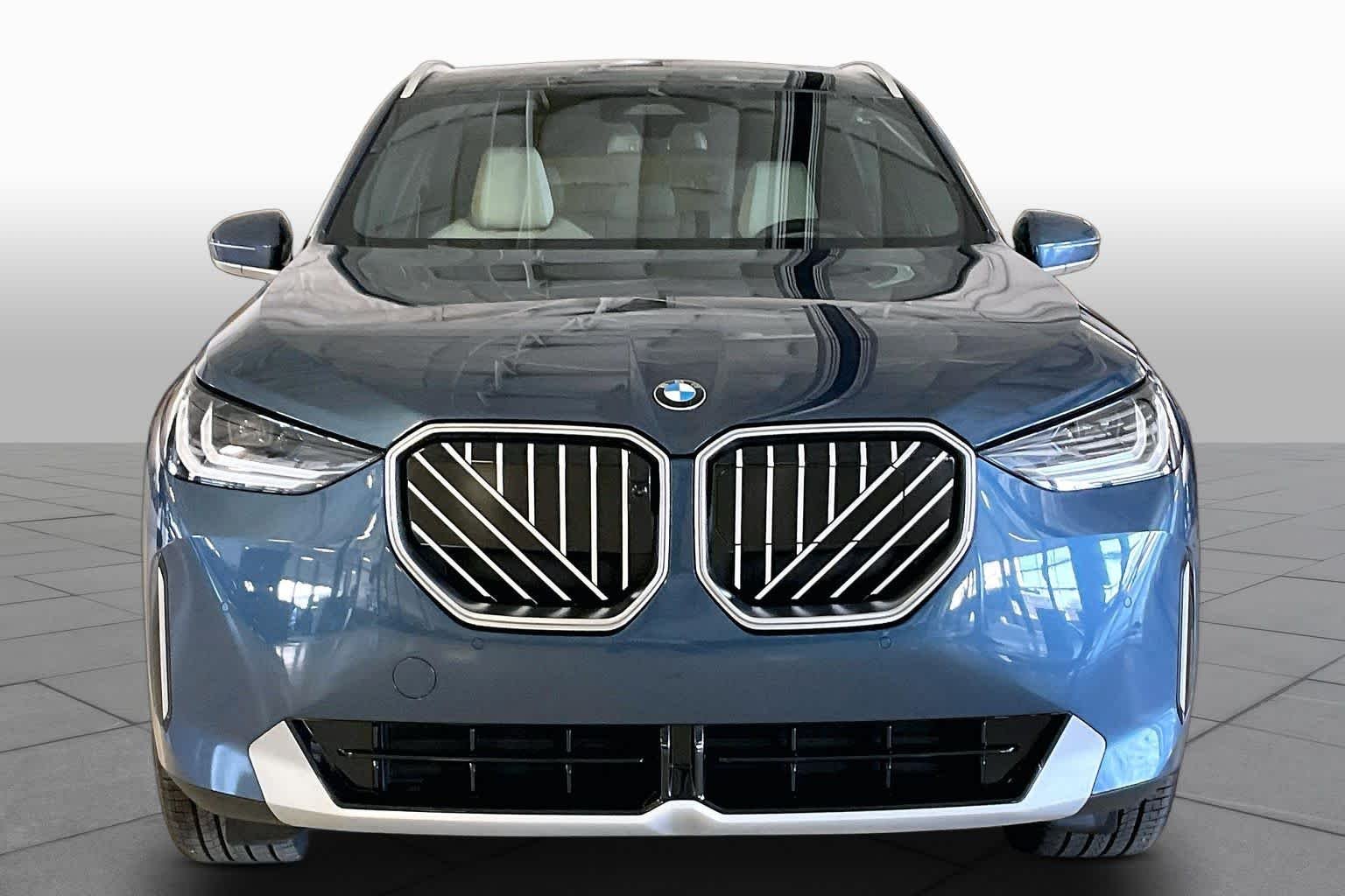 New 2026 Arctic Race Blue metallic BMW 30 xDrive image 3