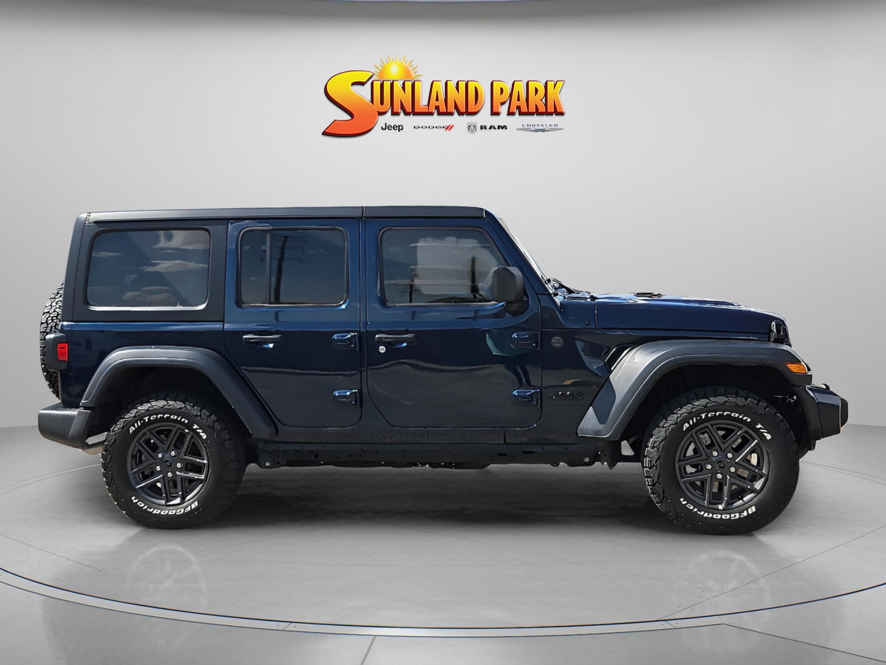 Used 2025 Fathom Blue Pearlcoat Jeep Sport S image 6