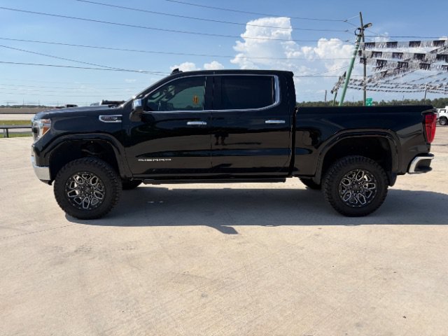 Used 2021 Onyx Black GMC SLT image 2