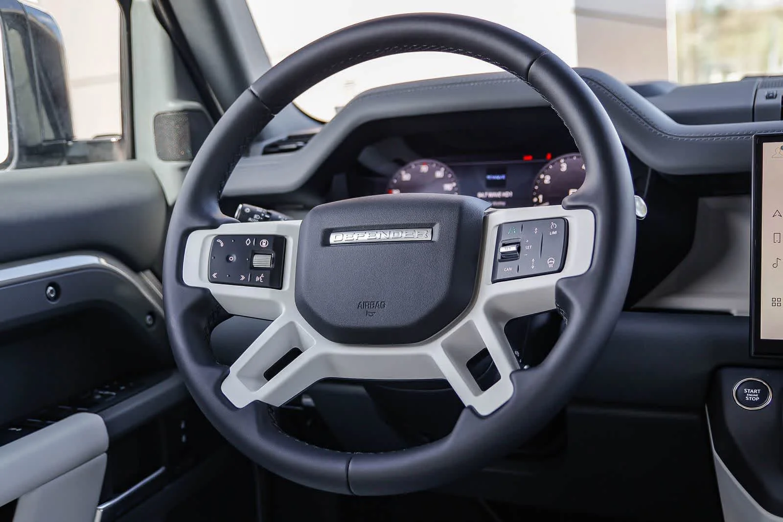 2026 Land Rover Defender X-Dynamic SE - Photo 15