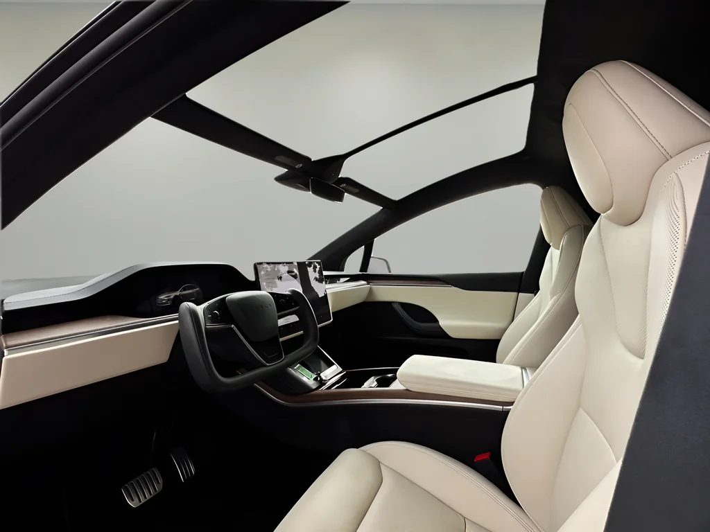 Used 2023 White Tesla Base image 18