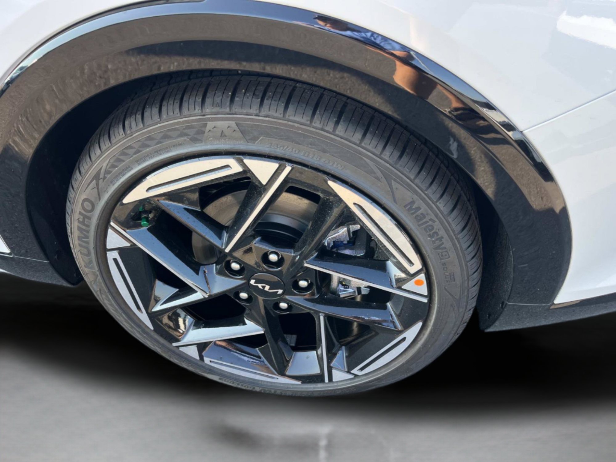 New 2026 Snow White Pearl Kia GT-Line image 11