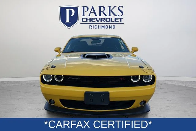Used 2019 Yellow Dodge R/T image 2