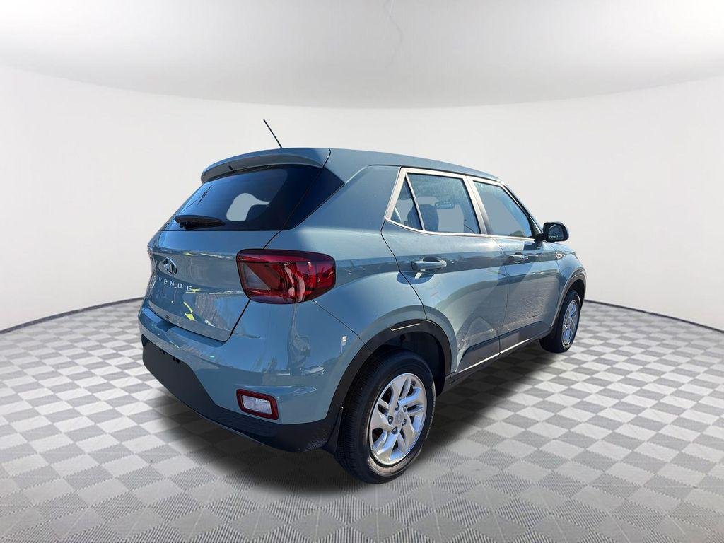 New 2026 Green Hyundai SE image 5