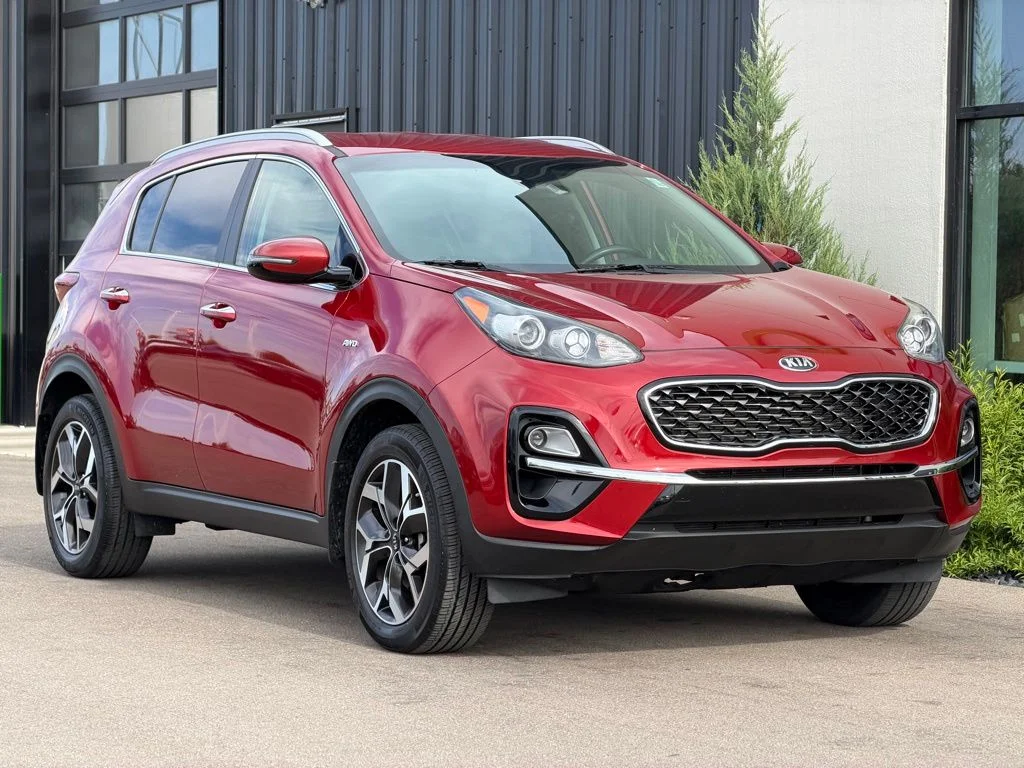 Used 2021 Red Kia EX image 4