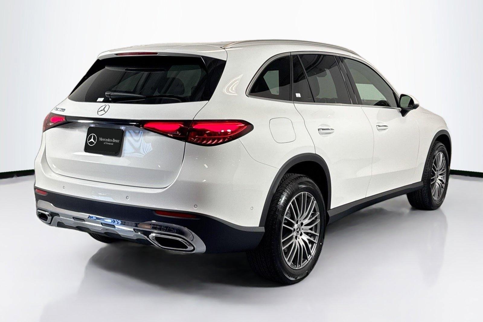 New 2026 Polar White Mercedes-Benz GLC 300 image 5