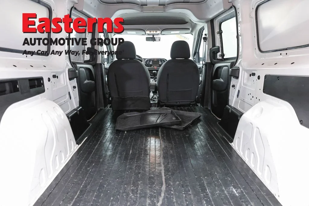 Used 2022 White Ram Base image 9