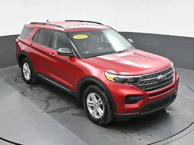 Used 2023 Red Ford XLT image 14