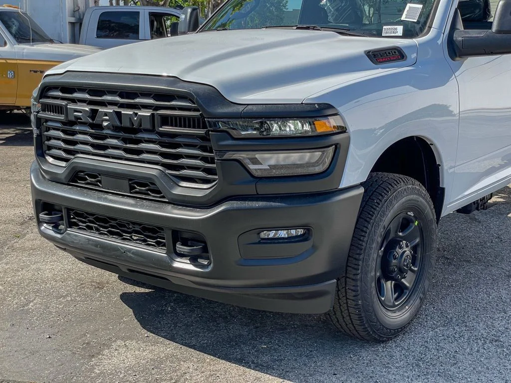 2025 RAM 3500 Chassis Tradesman - Photo 10