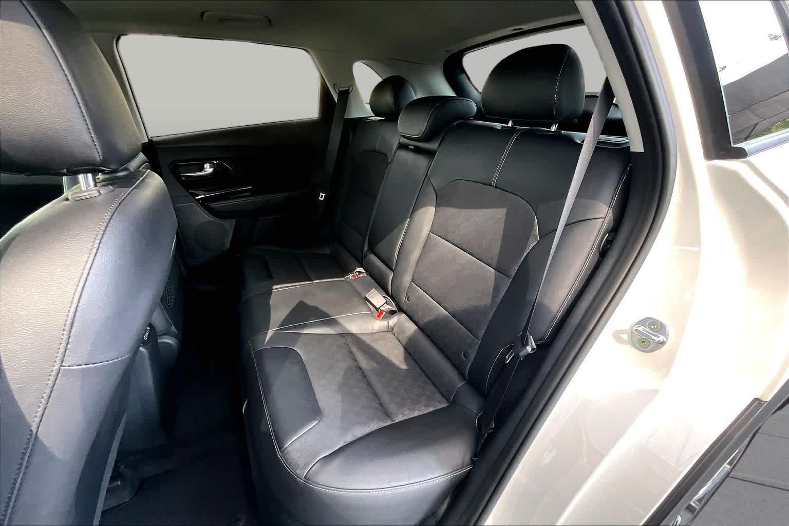 Used 2020 Snow White Pearl Kia Touring image 21
