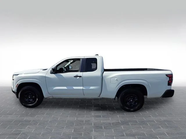 Used 2022 White Nissan S image 4