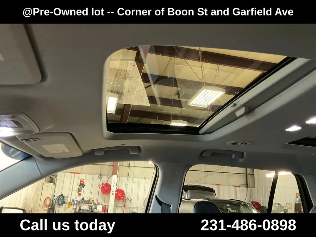 Used 2019 White Chevrolet 3LT image 13